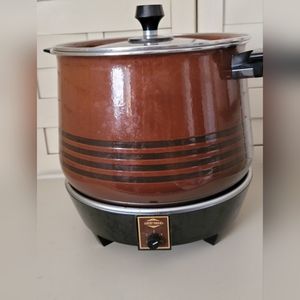 Vtg 70s West Bend Lazy Day Slo-Cooker 6-Qt Electric Crock Pot Brown 5225 -TESTED